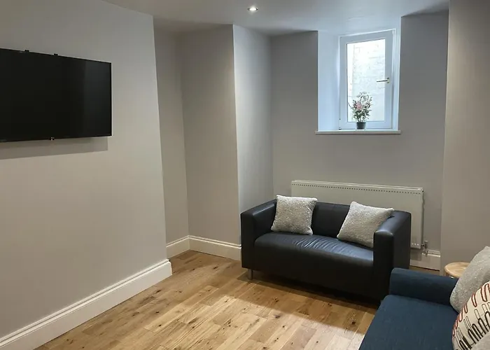 Great 2 Bedroom Flat