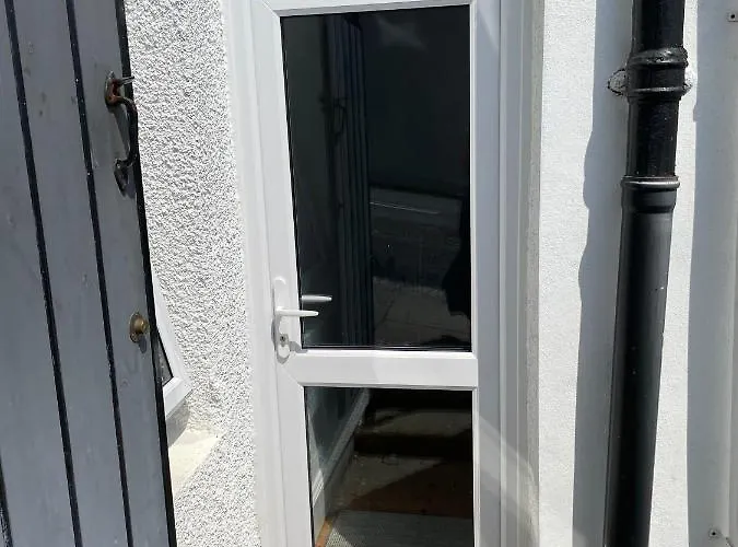Great 2 Bedroom Flat